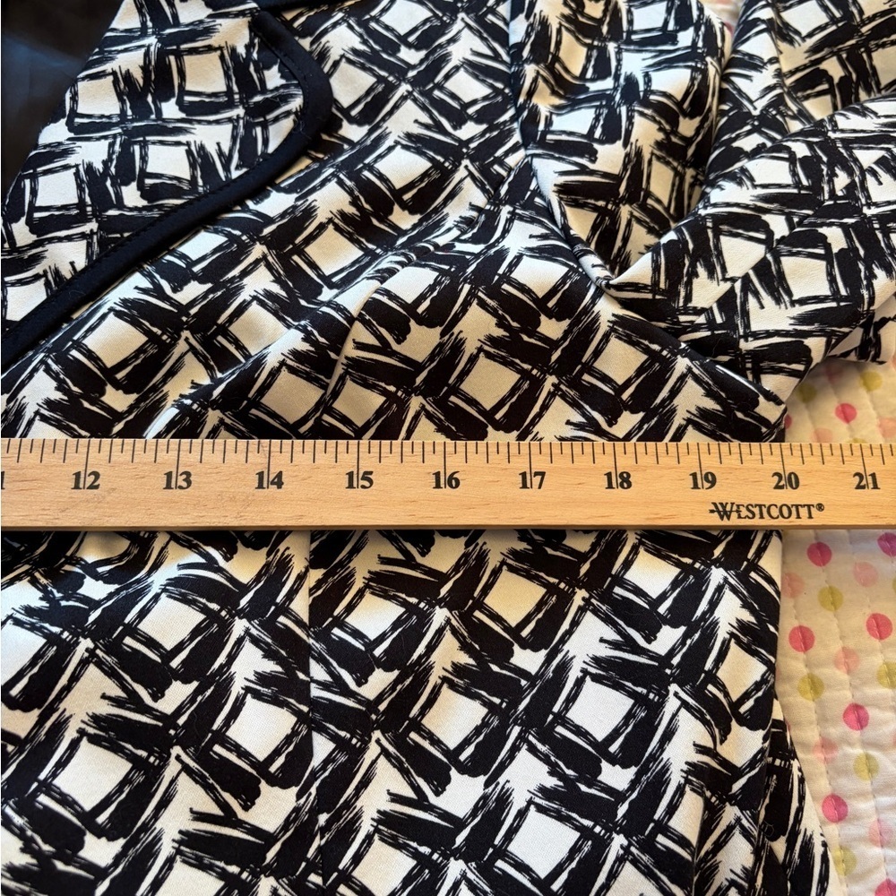 JM Collection Black and White Patterned Jacket Crop Jacket-Size 14P - Picture 5 of 7